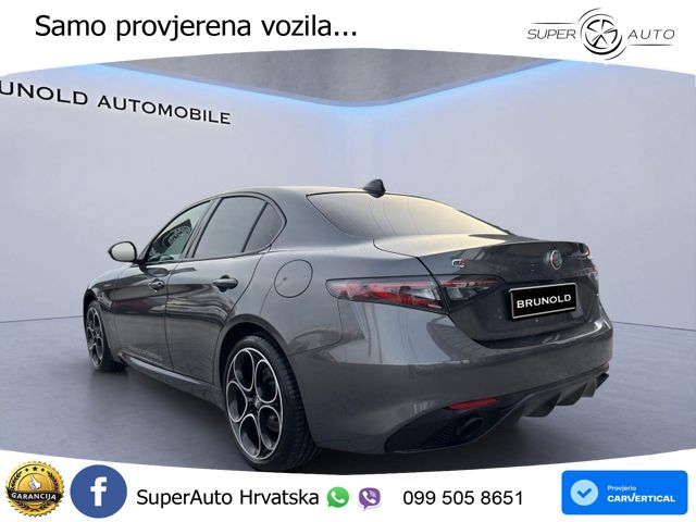 Alfa Romeo Giulia 2.0 Turbo (280 KS) Q4 Automatic LED+GR SJED+ACC