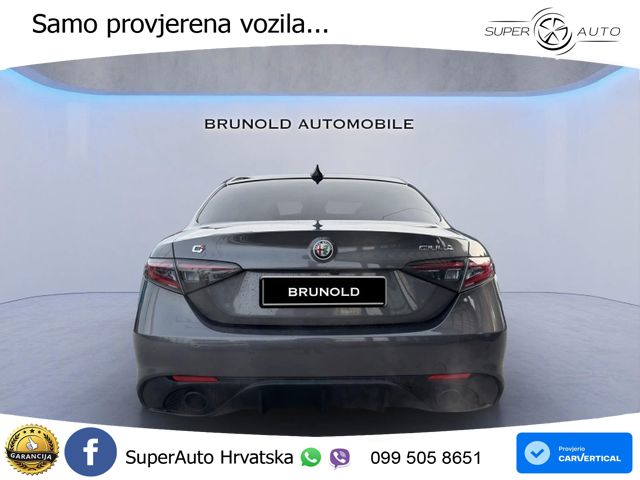 Alfa Romeo Giulia 2.0 Turbo (280 KS) Q4 Automatic LED+GR SJED+ACC