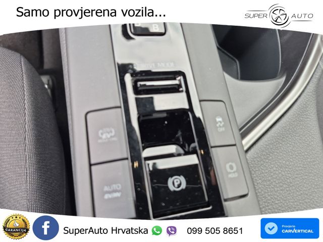 Toyota C-HR 2.0 (223 KS) PHEV e-CVT Teamplayer LED+GR SJED+ACC