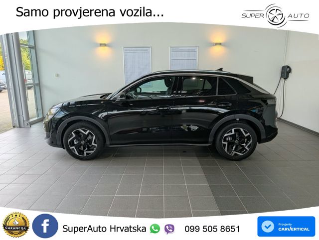 Volkswagen T-Roc 1.5 eTSI (150 KS)  DSG R-Line LED+GR SJED+ACC