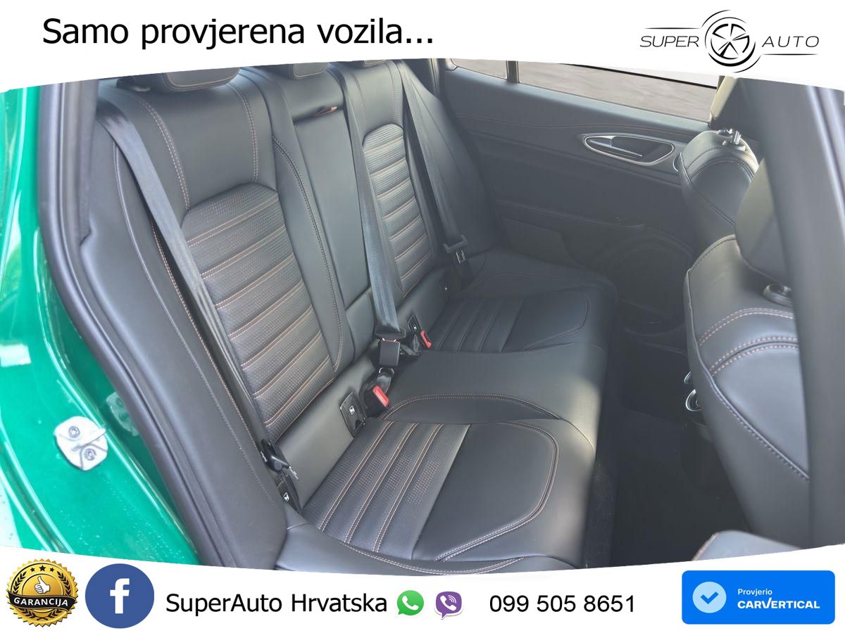 Alfa Romeo Giulia 2.0 Turbo (280 KS) Q4 Automatic LED+GR SJED+ACC