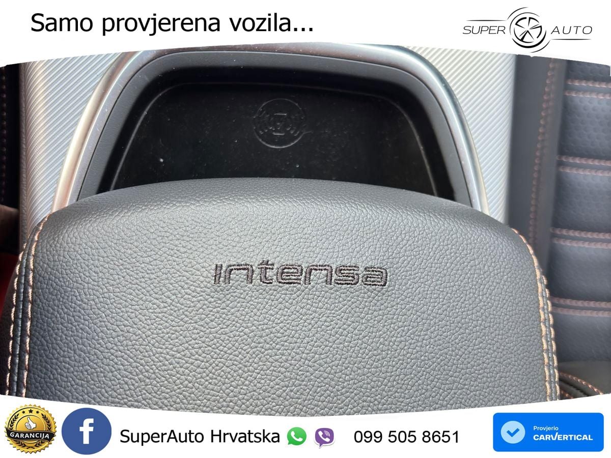 Alfa Romeo Giulia 2.0 Turbo (280 KS) Q4 Automatic LED+GR SJED+ACC