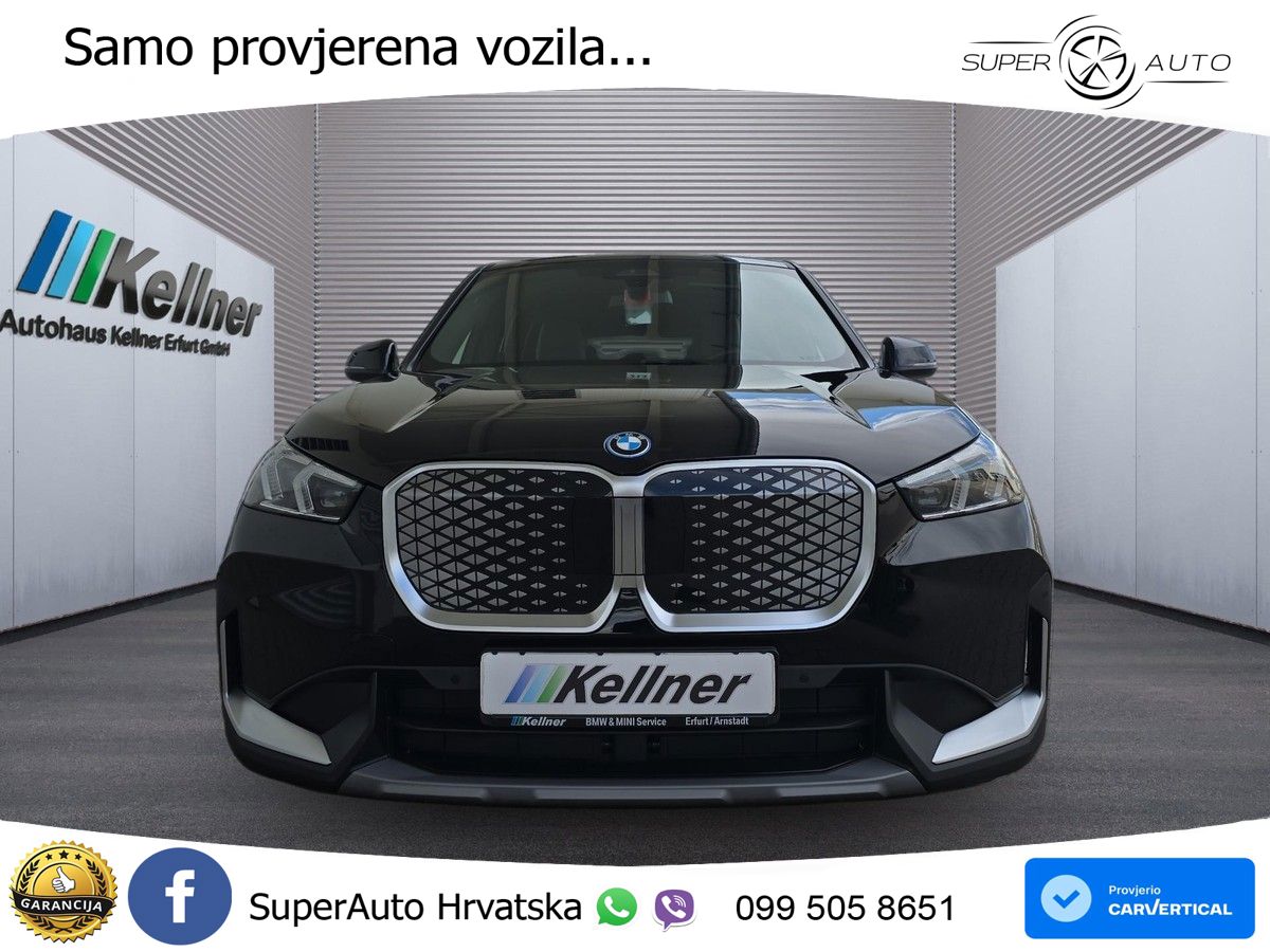 BMW iX1 68 kWh (313 KS) xDrive30 LED+GR SJED+ACC