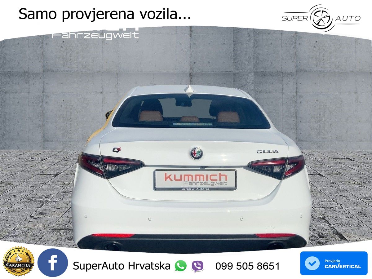 Alfa Romeo Giulia 2.0 Turbo (280 KS) Q4 Automatic LED+GR SJED+ACC