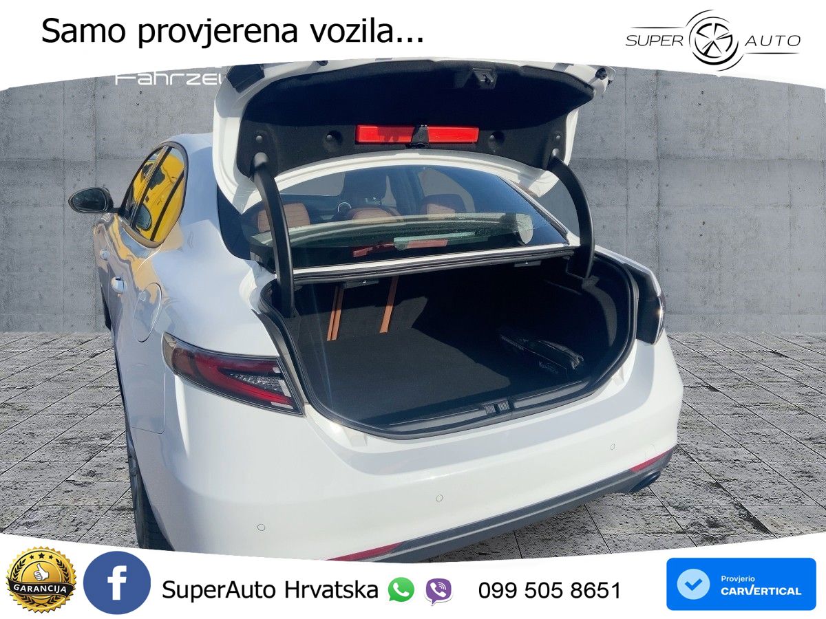 Alfa Romeo Giulia 2.0 Turbo (280 KS) Q4 Automatic LED+GR SJED+ACC