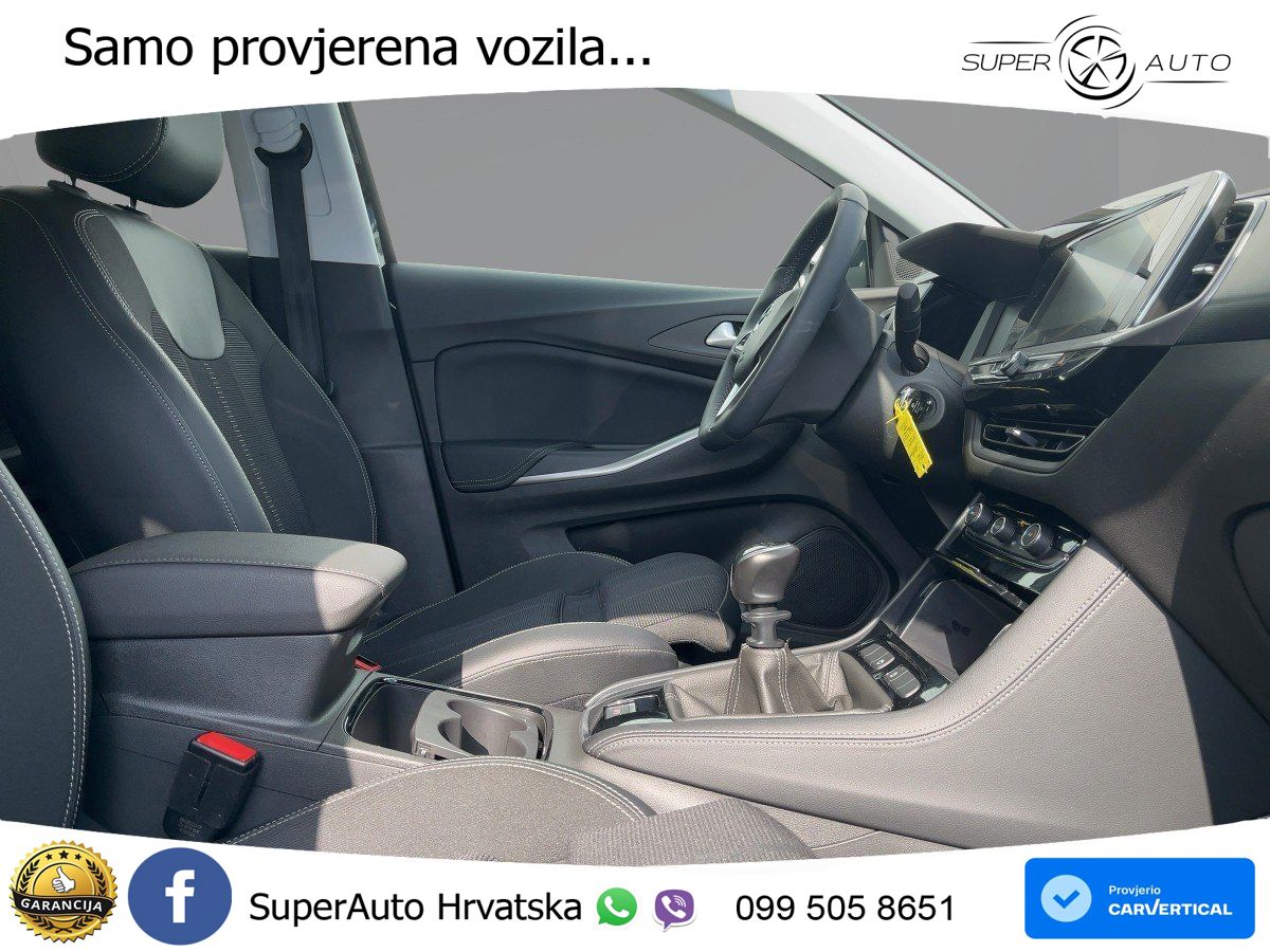 Opel Grandland 1.2i Turbo (130 KS)