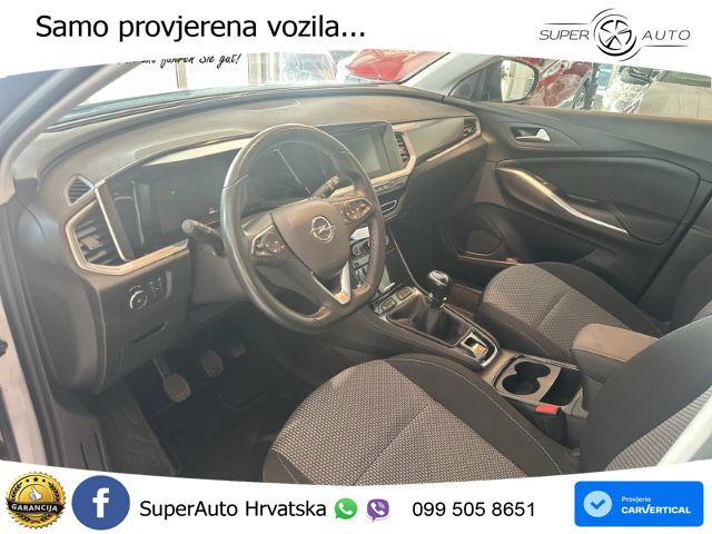 Opel Grandland 1.2i Turbo (130 KS)
