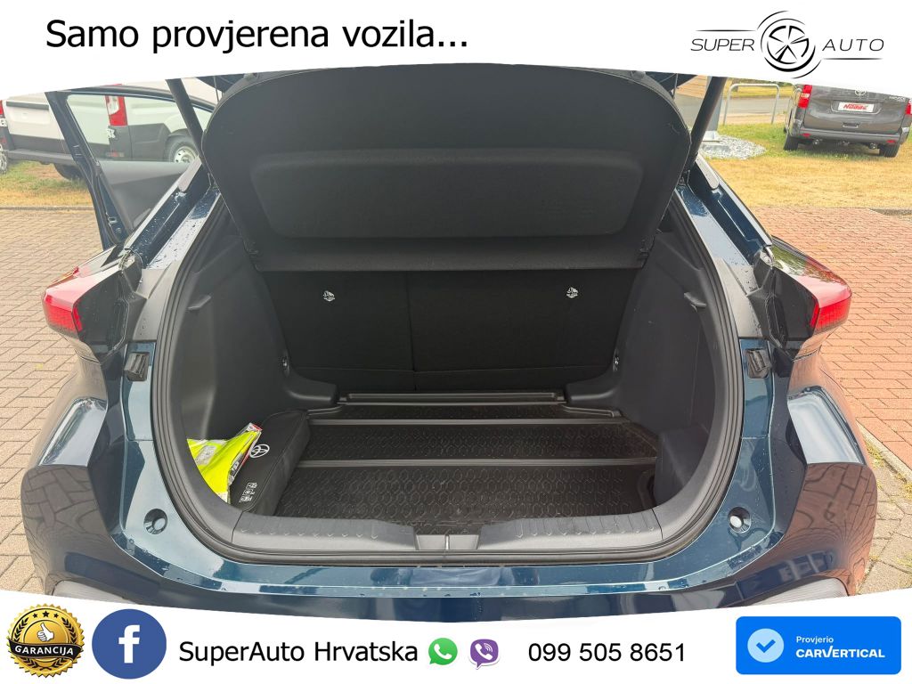 Toyota C-HR 2.0 (198 KS) Hybrid e-CVT Team Deutschland LED+GR SJED+ACC