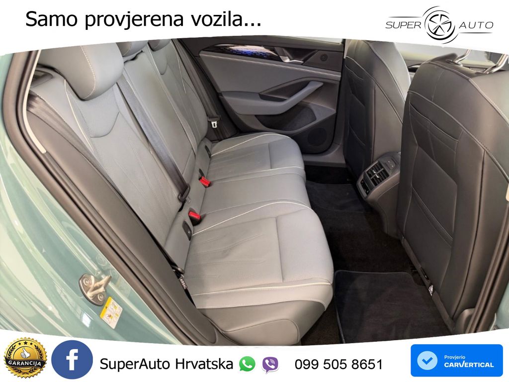 Volkswagen Passat Variant 1.5 TSI (204 KS) eHybrid DSG Elegance MATRIX+GR SJED+KAM