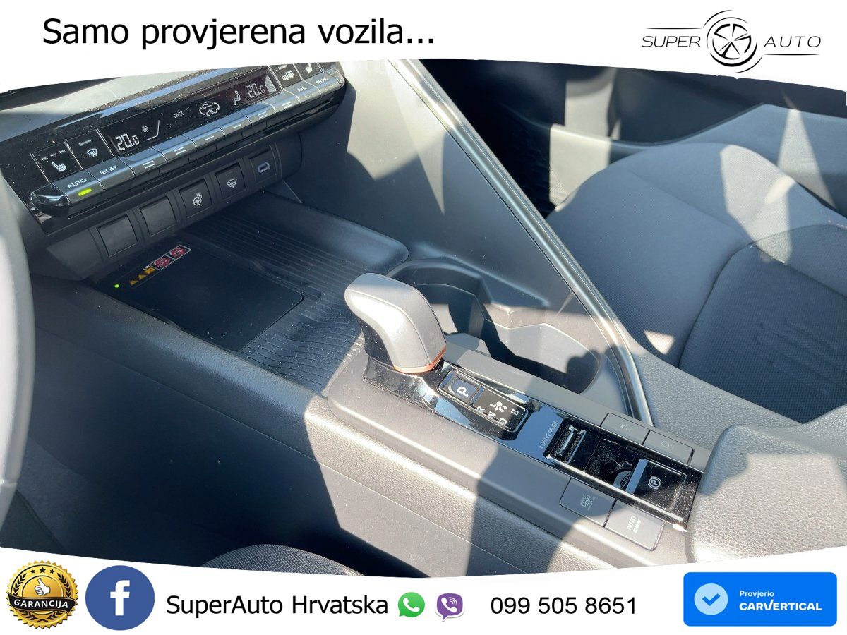 Toyota C-HR 2.0 (223 KS) PHEV e-CVT Teamplayer LED+GR SJED+ACC
