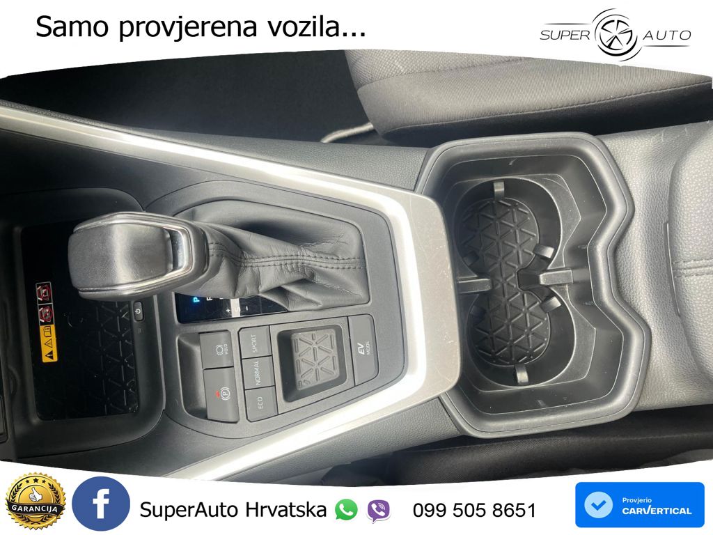 Toyota RAV4 2.5 (218 KS) Hybrid eCVT Team D LED+GR SJED+ACC