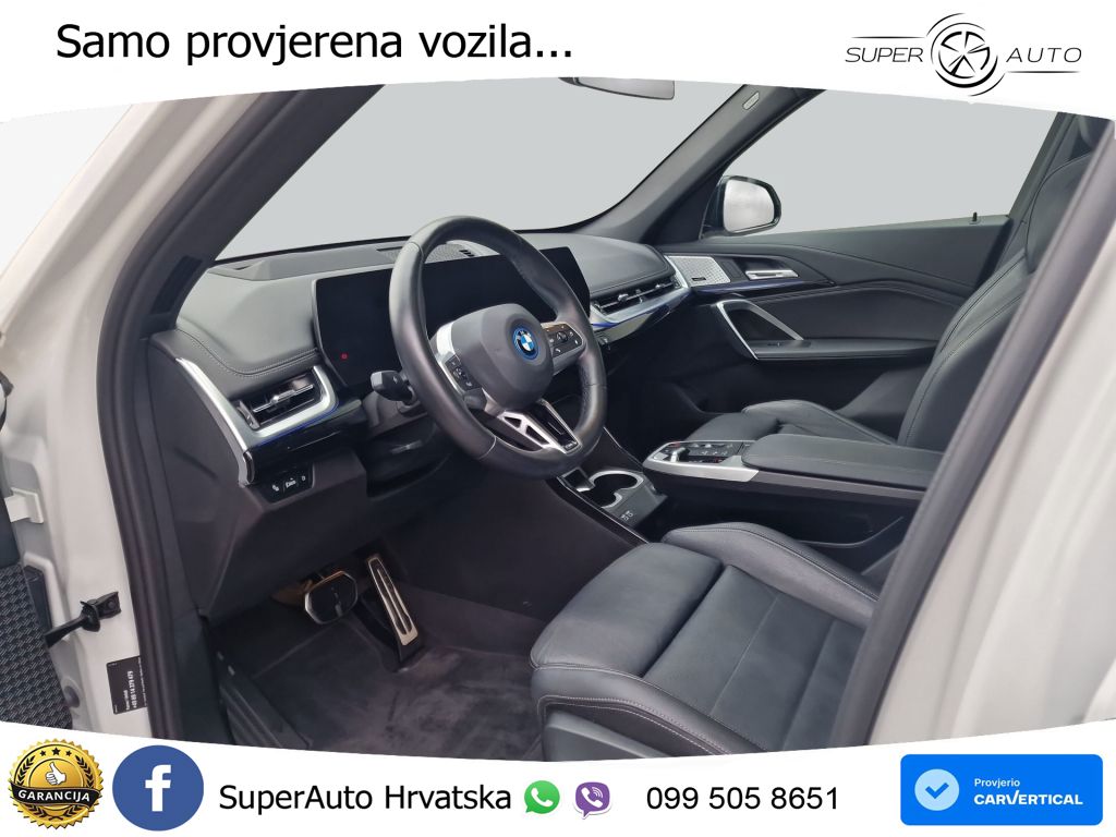BMW iX1 68 kWh (313 KS) xDrive30 LED+GR SJED+ACC