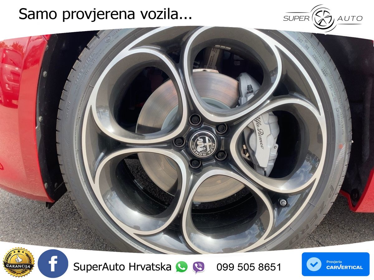 Alfa Romeo Giulia 2.0 Turbo (280 KS) Q4 Automatic LED+GR SJED+ACC