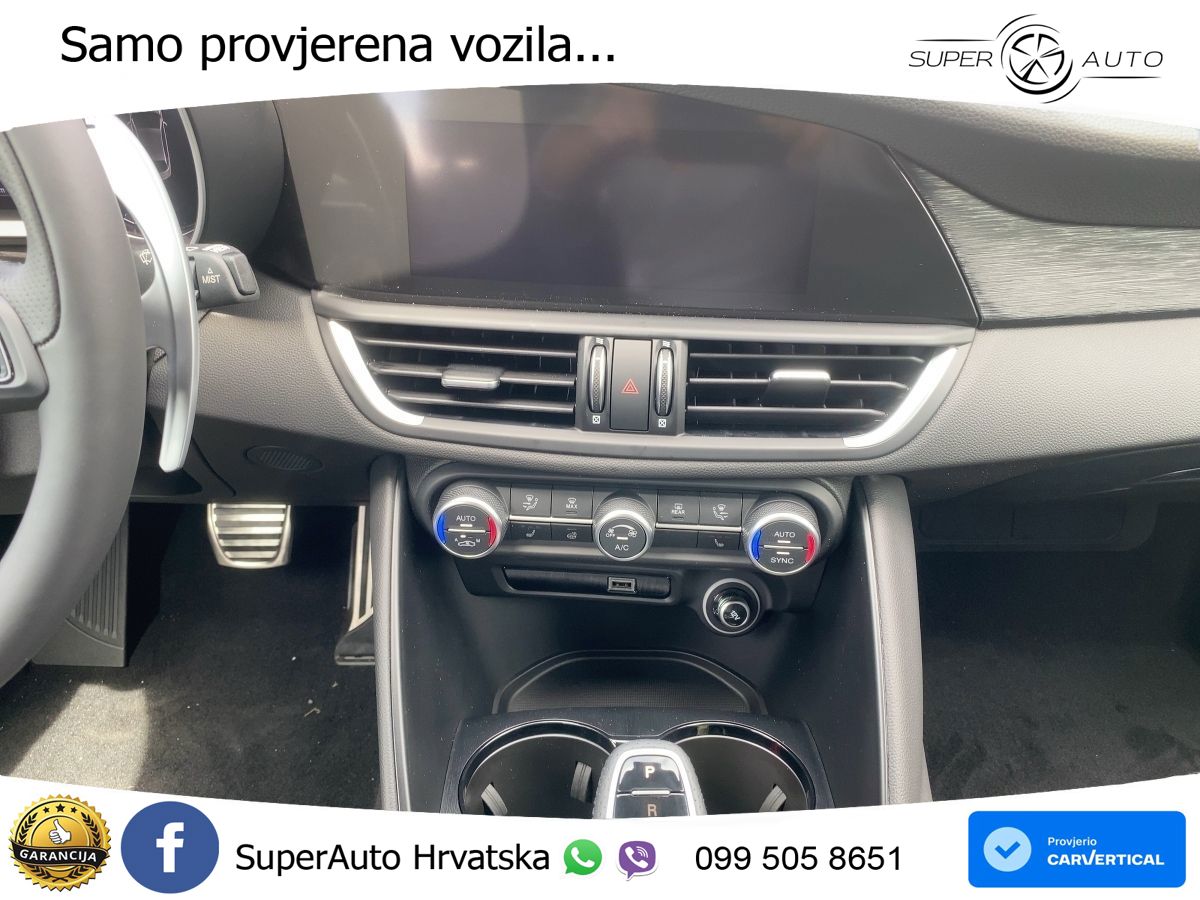 Alfa Romeo Giulia 2.0 Turbo (280 KS) Q4 Automatic LED+GR SJED+ACC