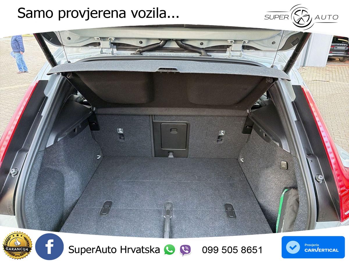 Volvo XC40 2.0 B4 AWD 197 KS Automatic ACC+GR SJED+360+PANO