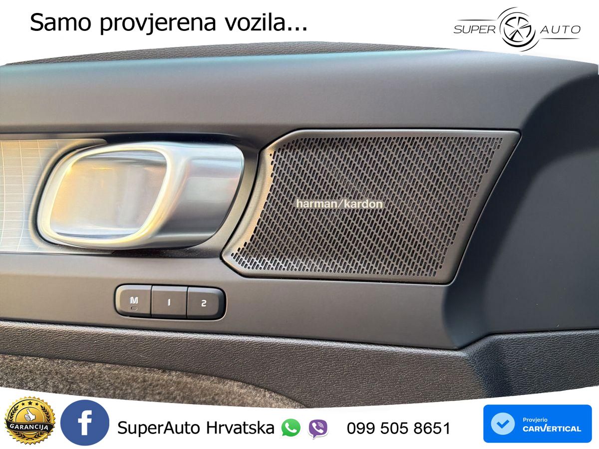 Volvo XC40 2.0 B4 AWD 197 KS Automatic ACC+GR SJED+360+PANO