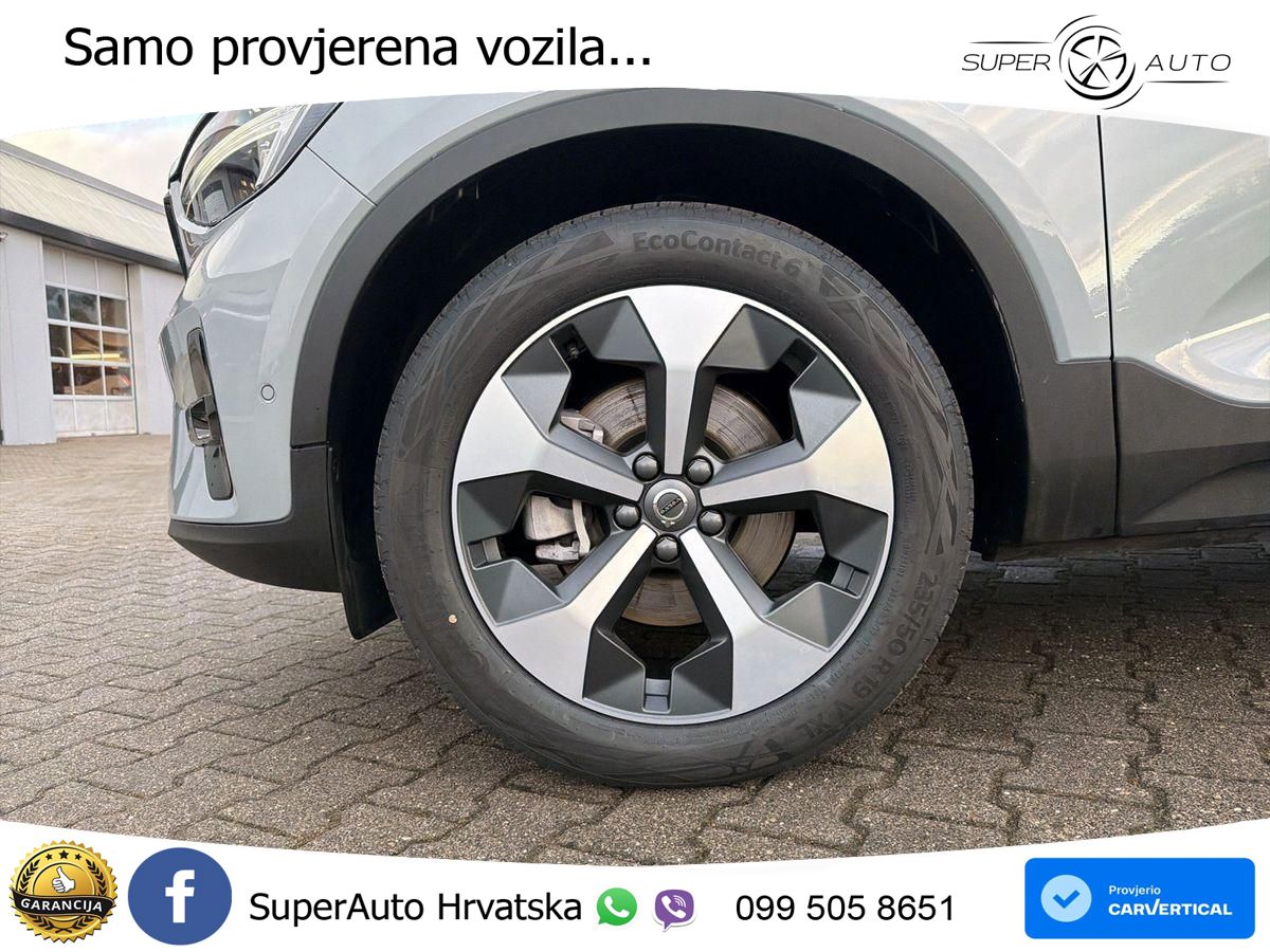 Volvo XC40 2.0 B4 AWD 197 KS Automatic ACC+GR SJED+360+PANO