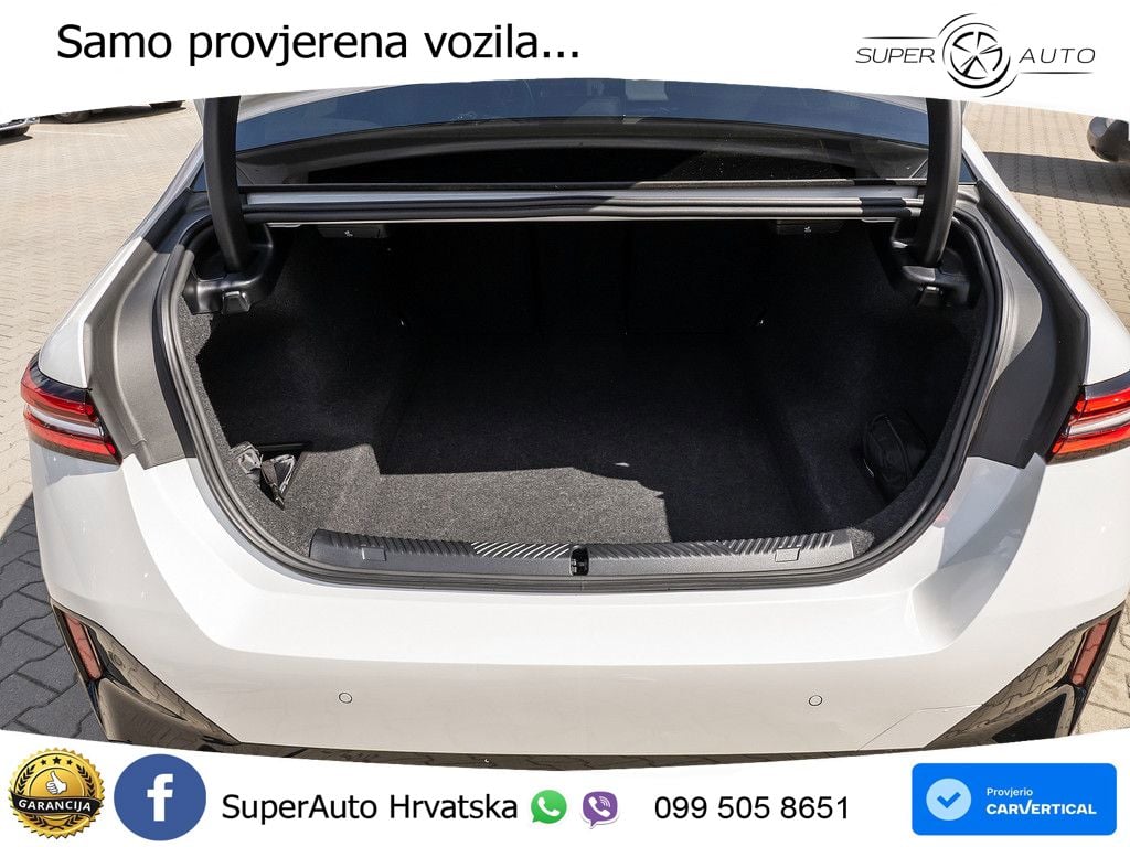 BMW 520i (208 KS) Steptronic M Sport LED+GR SJED+ACC