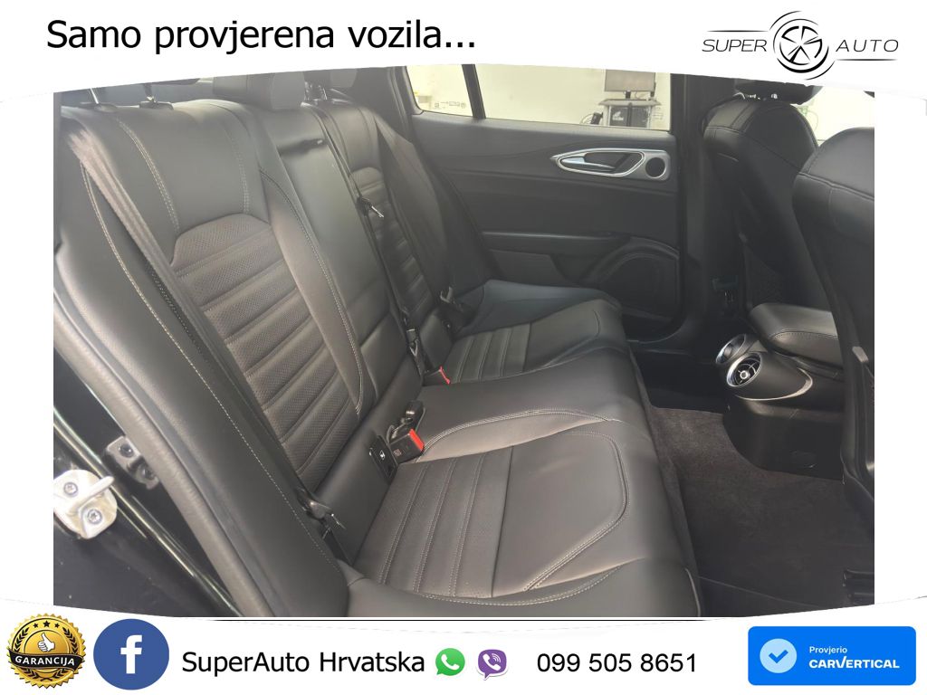 Alfa Romeo Giulia 2.0 Turbo (280 KS) Q4 Automatic LED+GR SJED+ACC