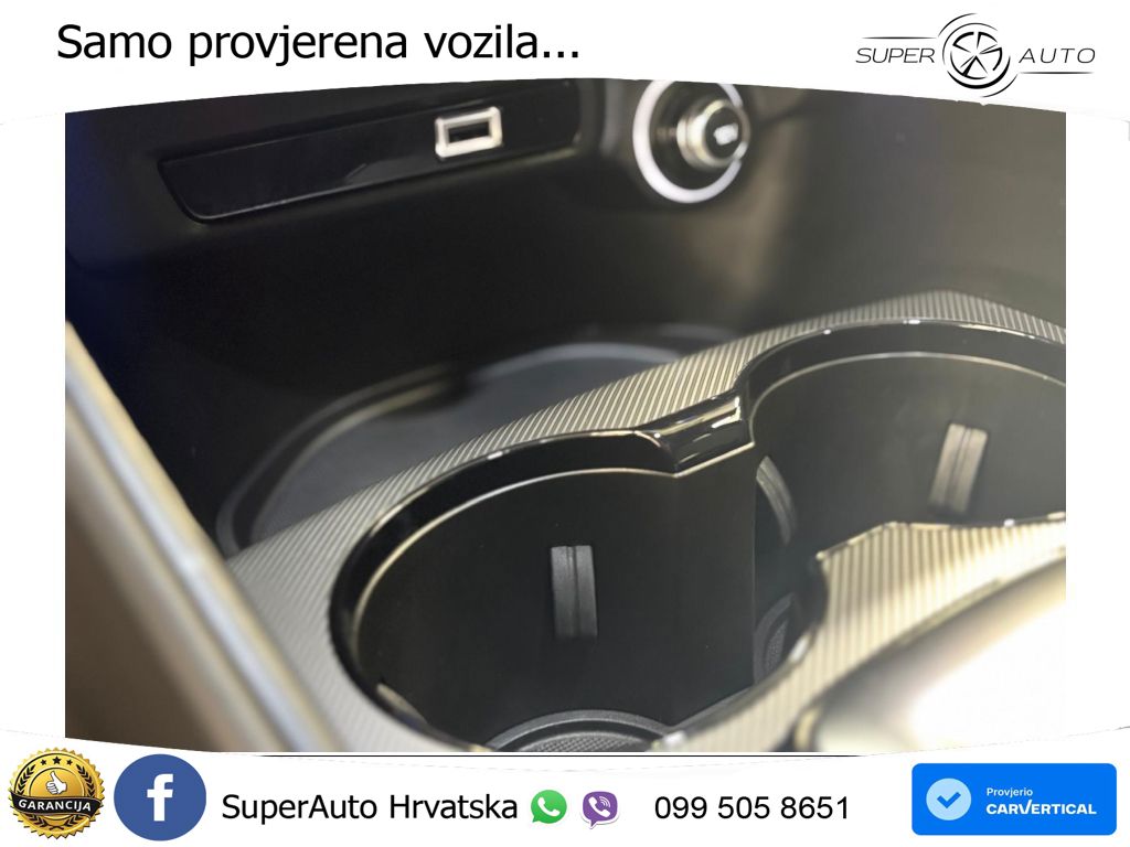 Alfa Romeo Giulia 2.0 Turbo (280 KS) Q4 Automatic LED+GR SJED+ACC