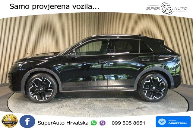Volkswagen T-Roc 1.5 eTSI (150 KS)  DSG R-Line LED+GR SJED+ACC