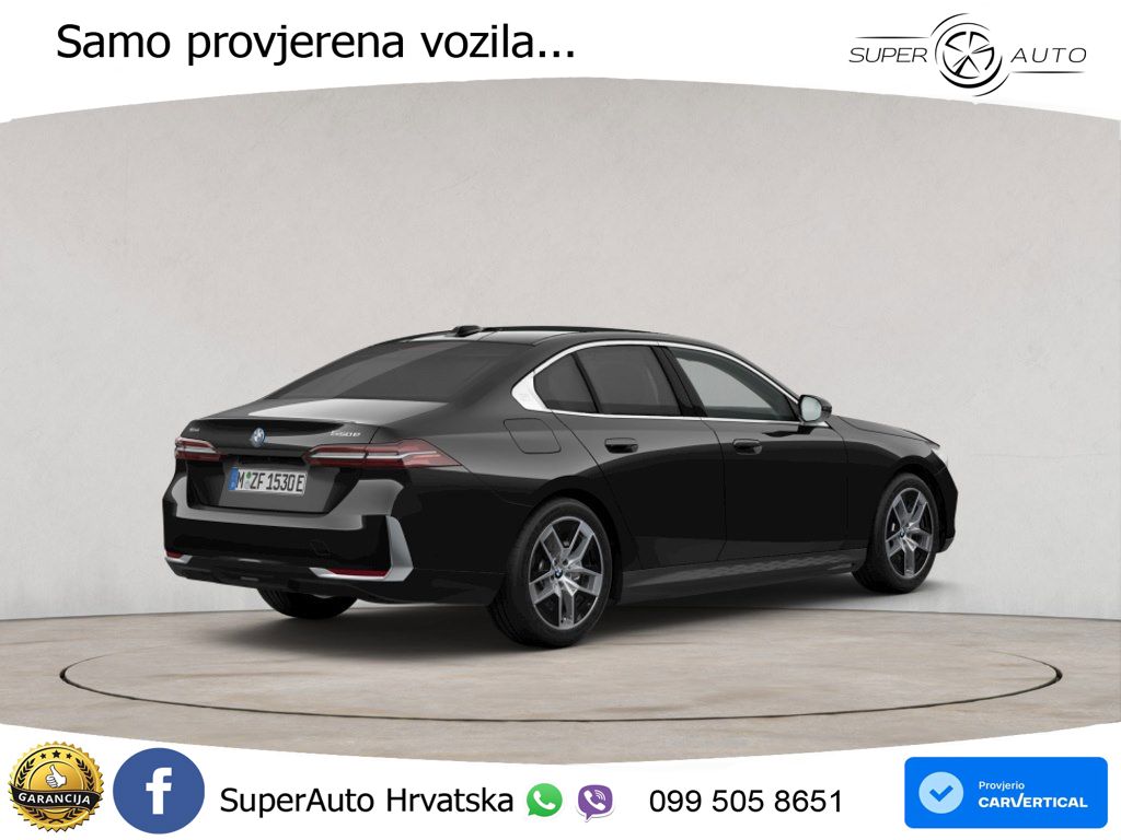 BMW 550e (489 KS) xDrive Steptronic ACC+HEAD+4xGR SJED+360+PANO