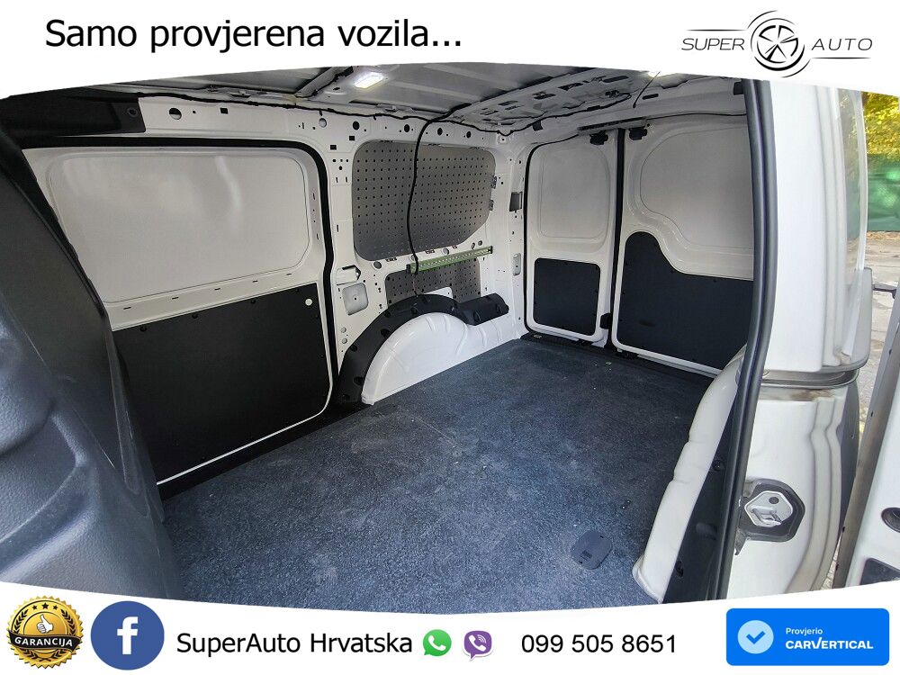 Volkswagen Caddy Maxi DSG NAVI R-CAM BLUET KLIMA 122 KS