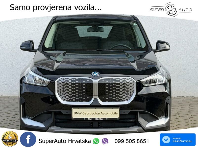 BMW iX1 68 kWh (313 KS) xDrive30 LED+GR SJED+ACC