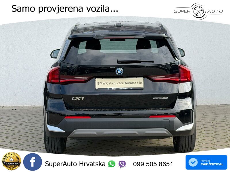 BMW iX1 68 kWh (313 KS) xDrive30 LED+GR SJED+ACC