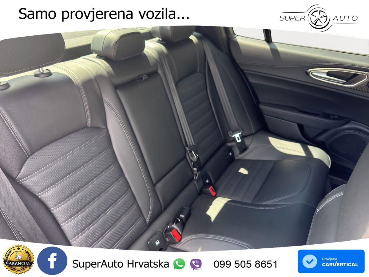 Alfa Romeo Giulia Quadrifoglio 2.9 V6 Bi-Turbo (520 KS) Automatic LED+GR SJED+ACC