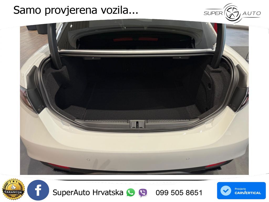 Alfa Romeo Giulia 2.0 Turbo (280 KS) Q4 Automatic LED+GR SJED+ACC