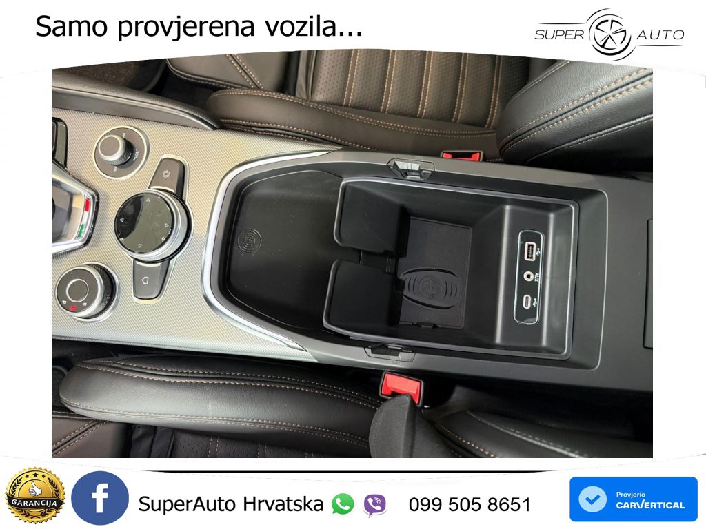 Alfa Romeo Giulia 2.0 Turbo (280 KS) Q4 Automatic LED+GR SJED+ACC