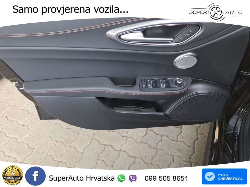 Alfa Romeo Giulia 2.0 Turbo (280 KS) Q4 Automatic LED+GR SJED+ACC