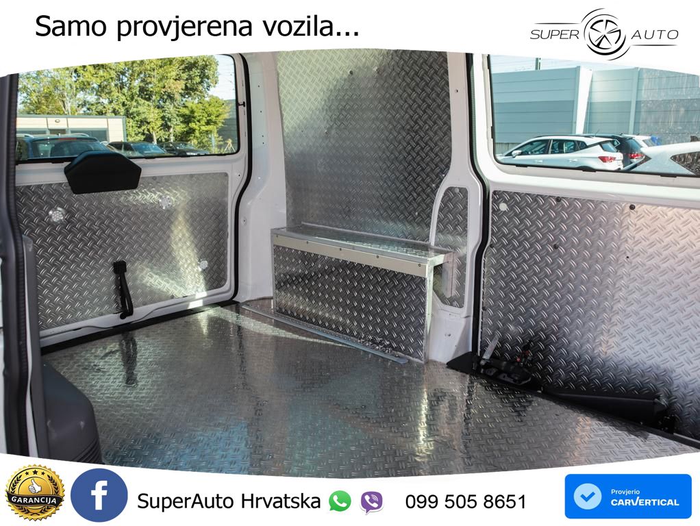 Volkswagen T6.1 Transporter Kasten 2.0 TDI Autom AHK Navi S 204 KS