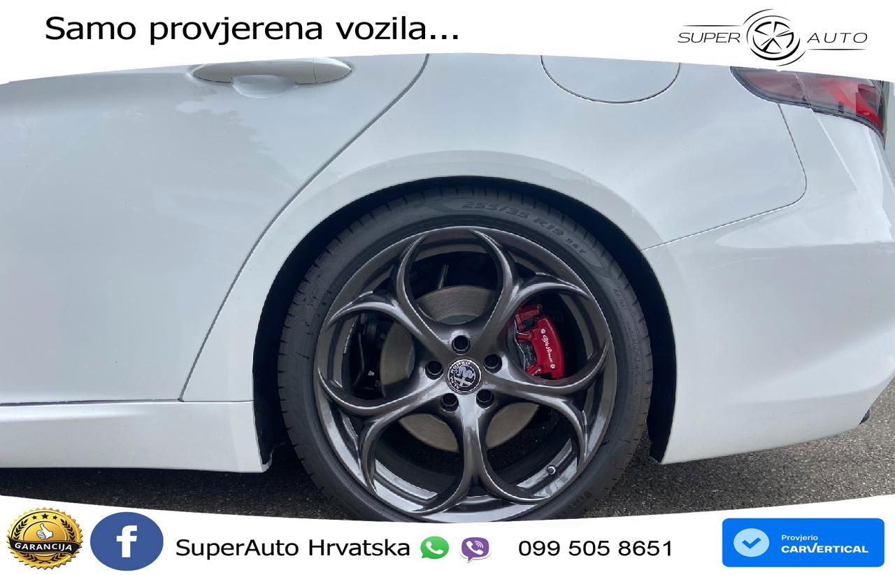 Alfa Romeo Giulia 2.0 Turbo (280 KS) Q4 Automatic LED+GR SJED+ACC
