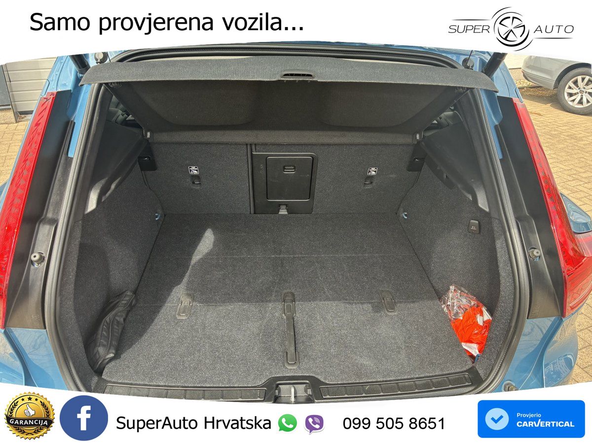 Volvo XC40 2.0 B4 AWD 197 KS Automatic ACC+GR SJED+360+PANO