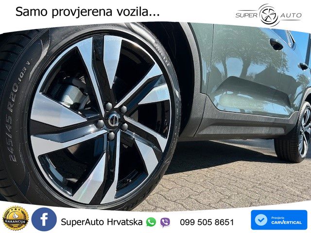 Volvo XC40 2.0 B4 197 KS Automatic ACC+GR SJED+360+PANO