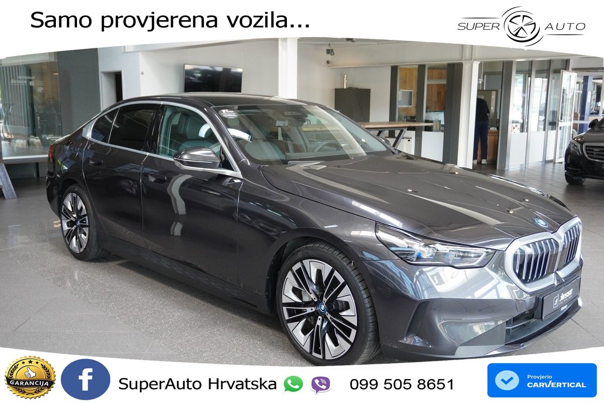 BMW 550e (489 KS) xDrive Steptronic ACC+HEAD+4xGR SJED+360+PANO