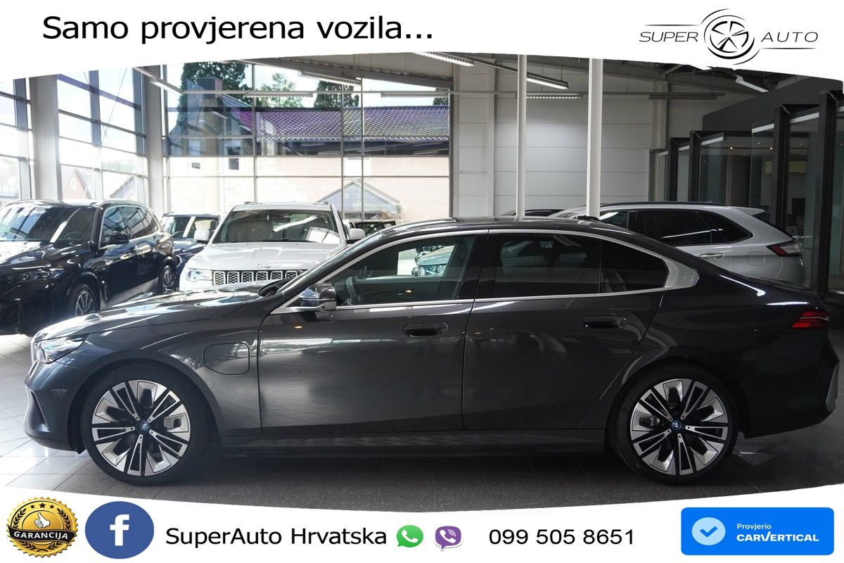 BMW 550e (489 KS) xDrive Steptronic ACC+HEAD+4xGR SJED+360+PANO