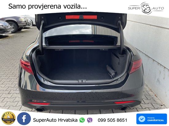 Alfa Romeo Giulia 2.0 Turbo (200 KS) Automatic LED+ACC