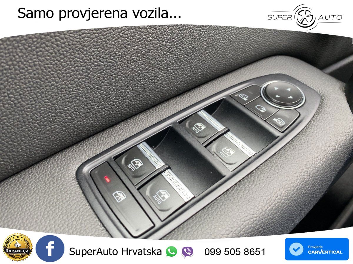 Renault Captur 1.3 TCe (140 KS) Intens LED+GR SJED+ACC
