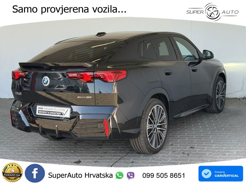 BMW iX2 66.5 kWh (313 KS) xDrive30