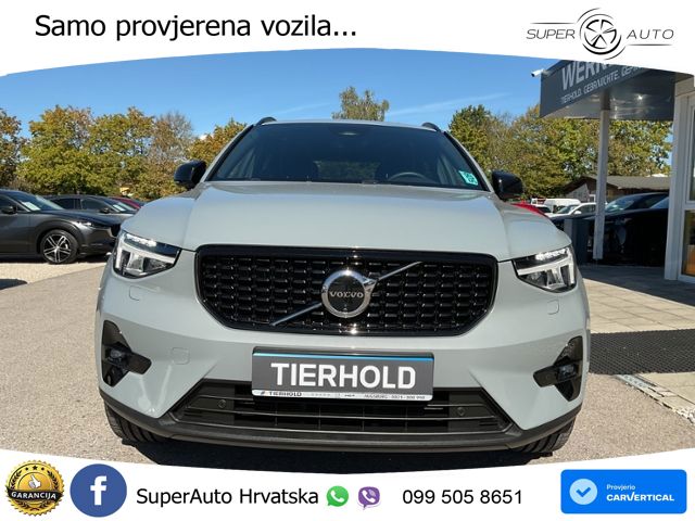 Volvo XC40 2.0 B4 AWD 197 KS Automatic ACC+GR SJED+360+PANO