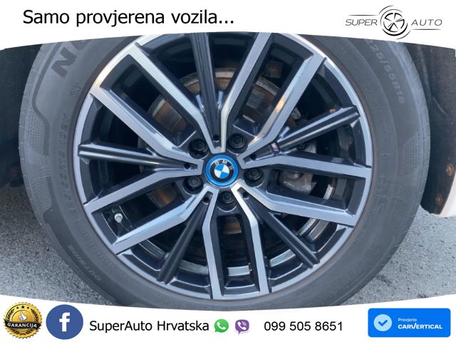 BMW iX1 68 kWh (313 KS) xDrive30 LED+GR SJED+ACC