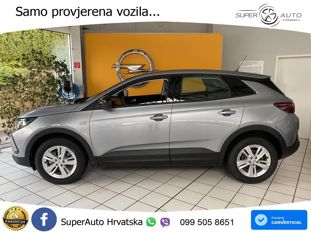 Opel Grandland 1.2i Turbo (130 KS)