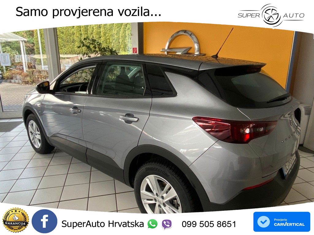 Opel Grandland 1.2i Turbo (130 KS)