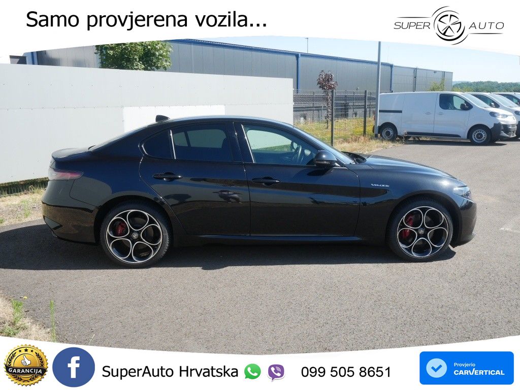 Alfa Romeo Giulia 2.0 Turbo (280 KS) Q4 Automatic LED+GR SJED+ACC