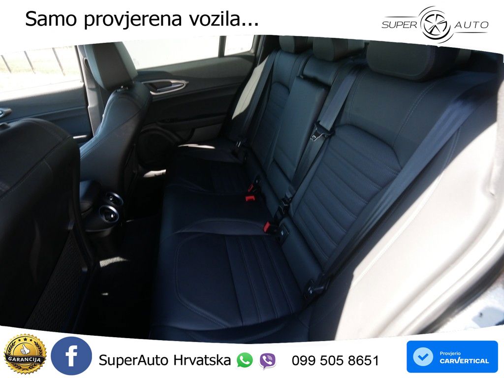 Alfa Romeo Giulia 2.0 Turbo (280 KS) Q4 Automatic LED+GR SJED+ACC