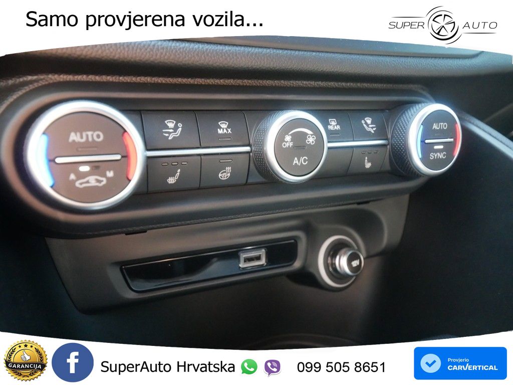 Alfa Romeo Giulia 2.0 Turbo (280 KS) Q4 Automatic LED+GR SJED+ACC