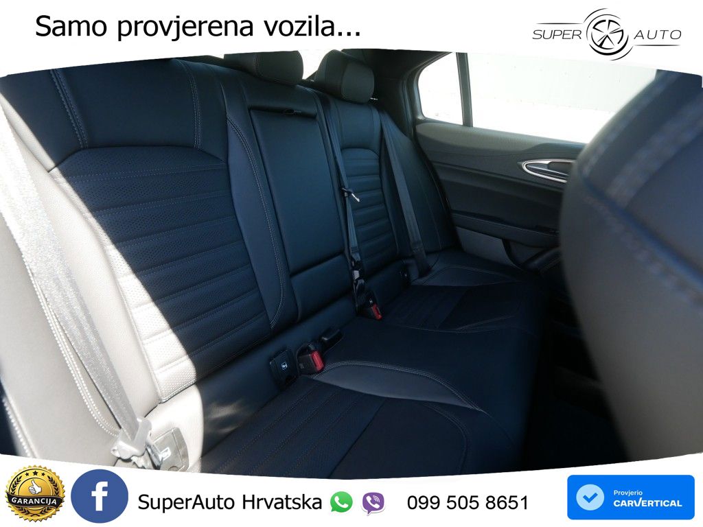 Alfa Romeo Giulia 2.0 Turbo (280 KS) Q4 Automatic LED+GR SJED+ACC